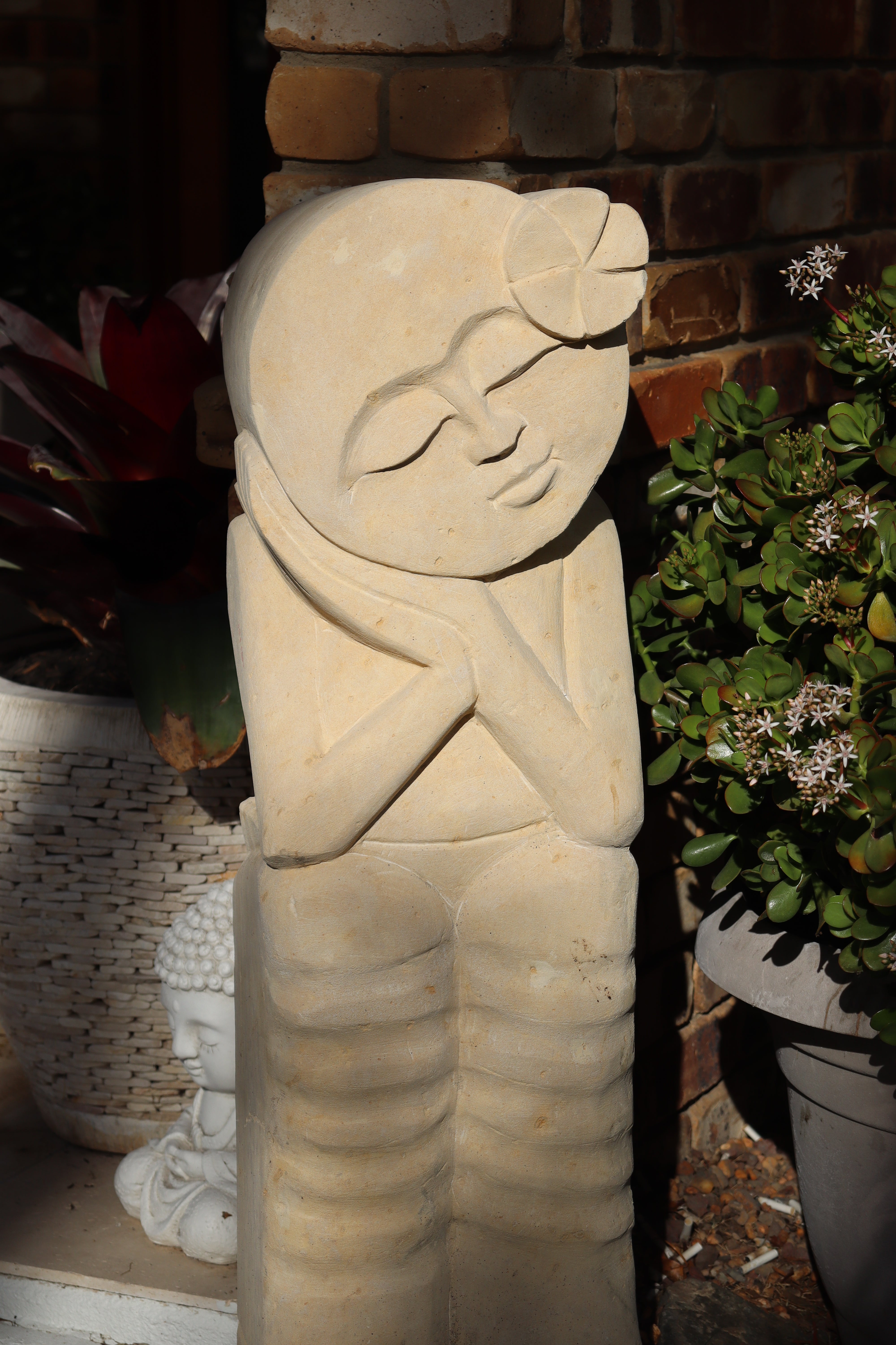 Crouching Frangipani Statue – Palms of Bali