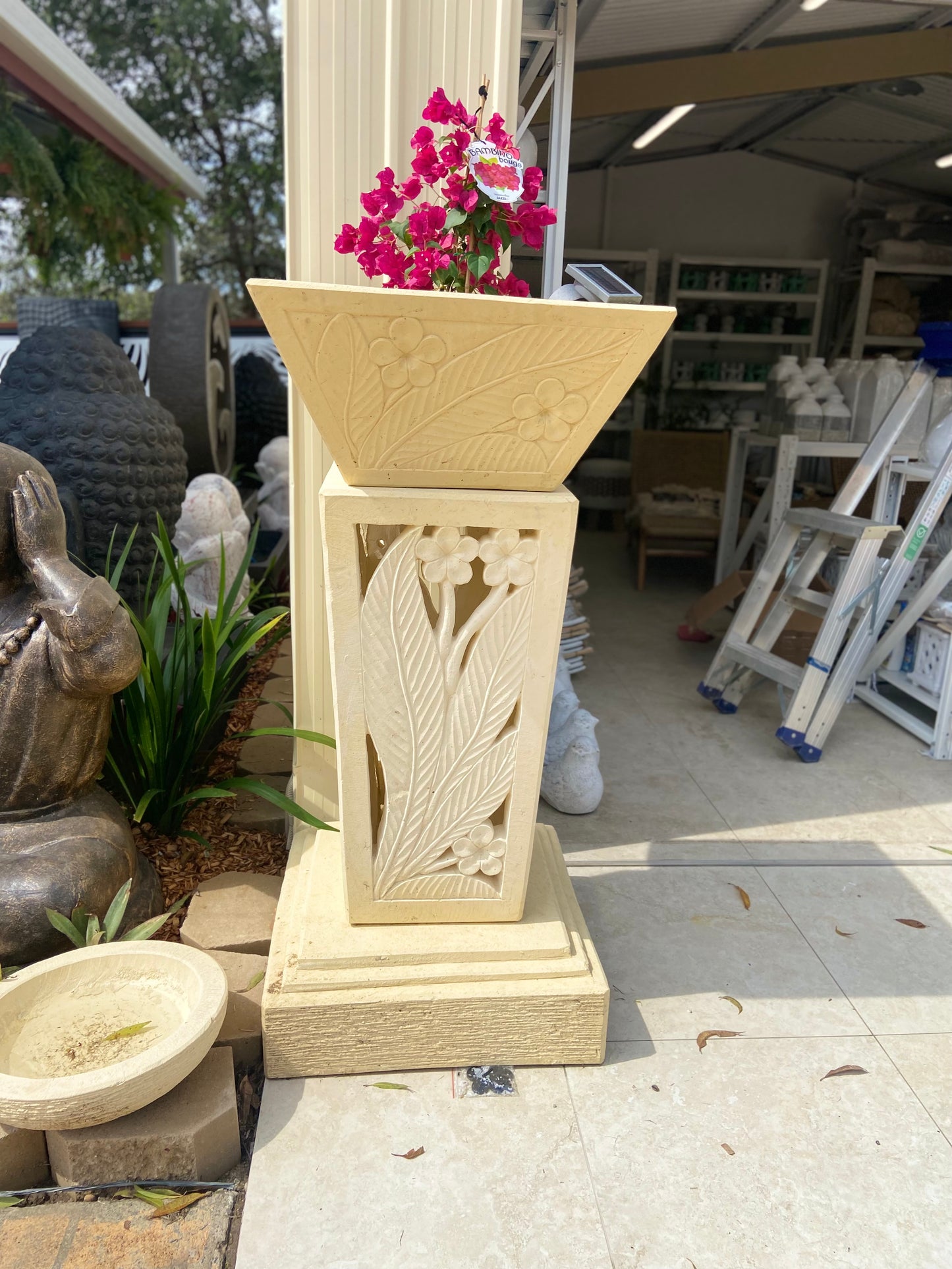 Limestone Extra Large Garden Birdbath (Square Top)