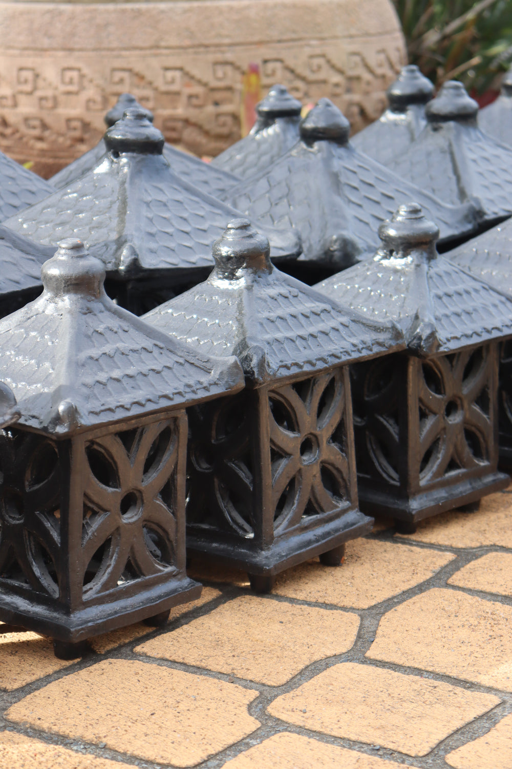 Black & White Lanterns